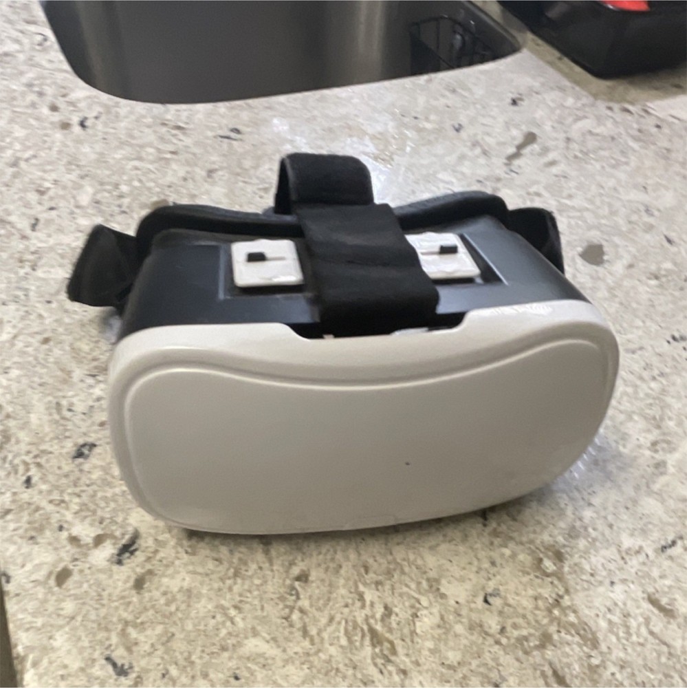 VR Virtual Reality Smartphone Headset Black White IPD Adjustment