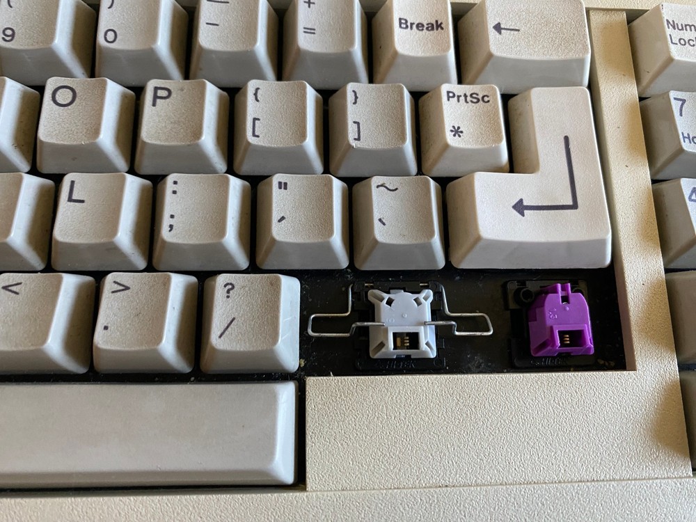 Commodore HI-TEK Keyboard for Commodore PC 631462