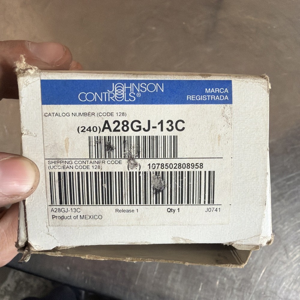 Johnson Controls A28GJ-13C 2-Stage Temperature Control Nos Surplus