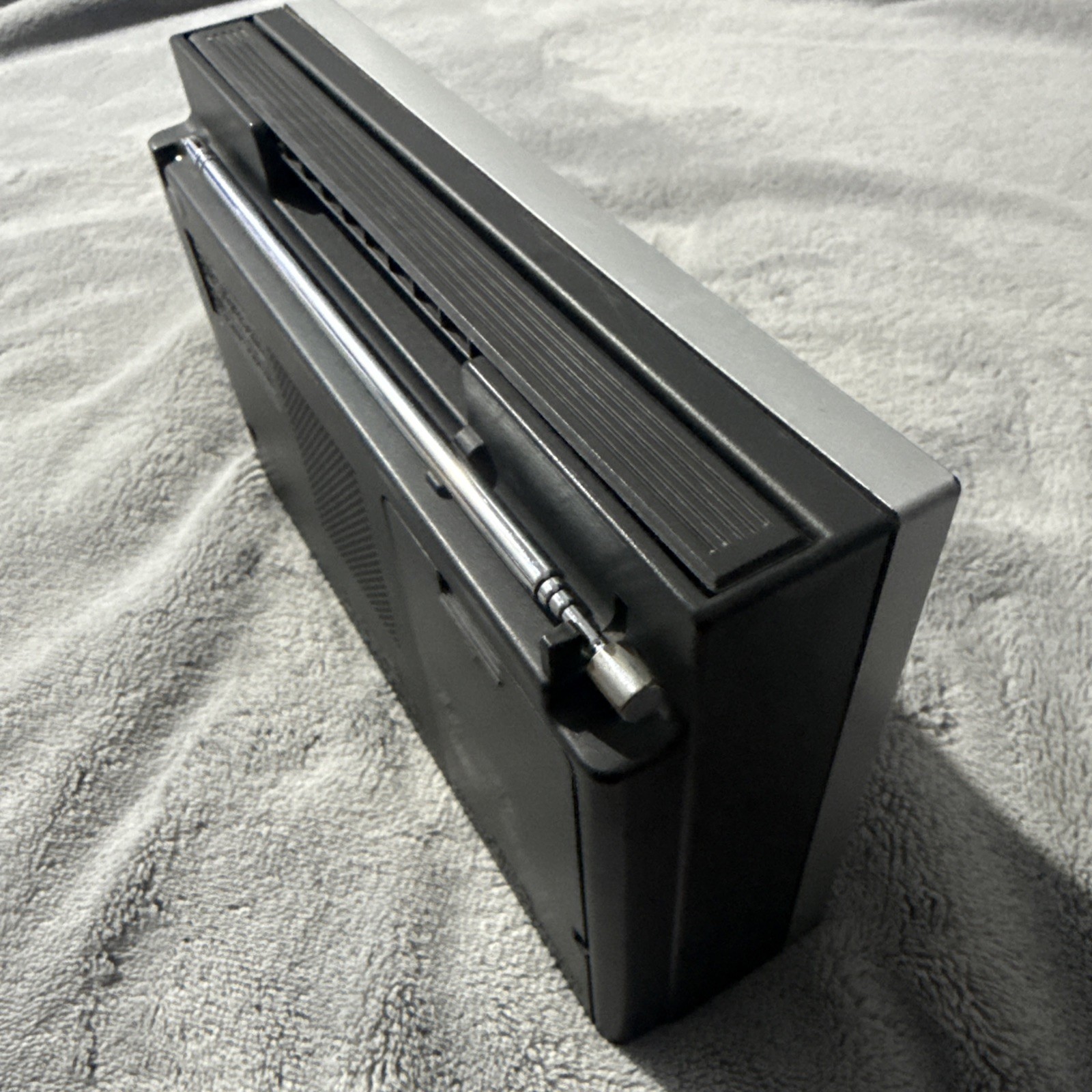 Sony ICF-700W FM/AM Portable Radio AC Tested & Working Read Description