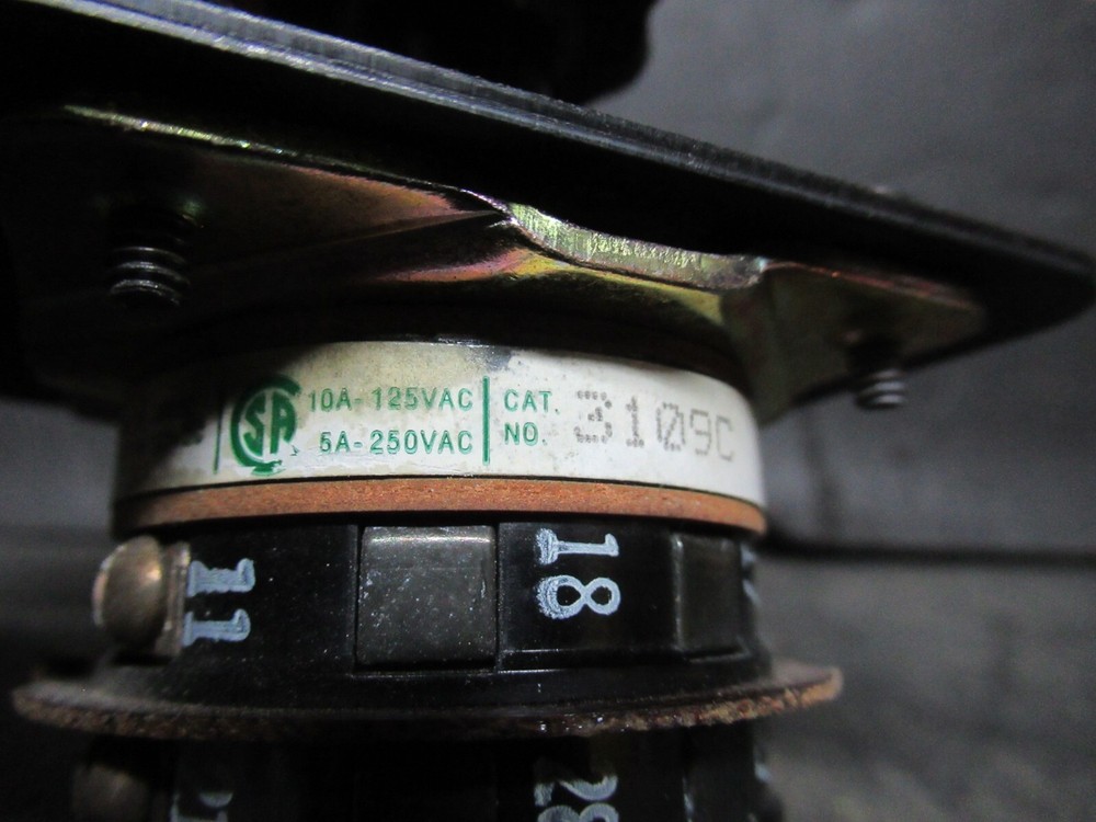 ELECTROSWITCH SERIES 31 CONTROL SWITCH 3109C 3-PHASE 125-600 VAC 10-3 AMP