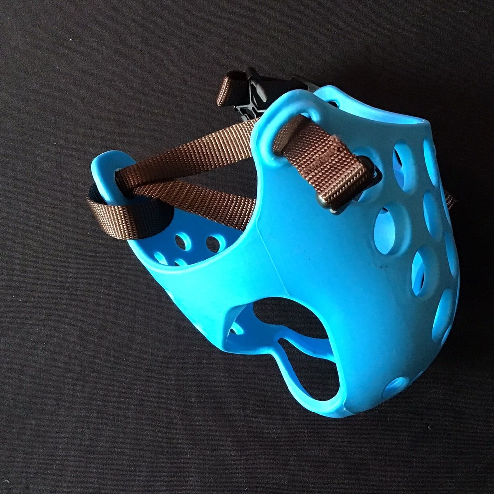 BARKLESS Dog Muzzle for Short Snout Dogs, Soft Silicone Muzzle for Biting Size S