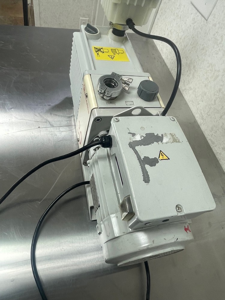 EDWARDS E2M30 DUAL STAGE ROTARY VANE VACUUM PUMP