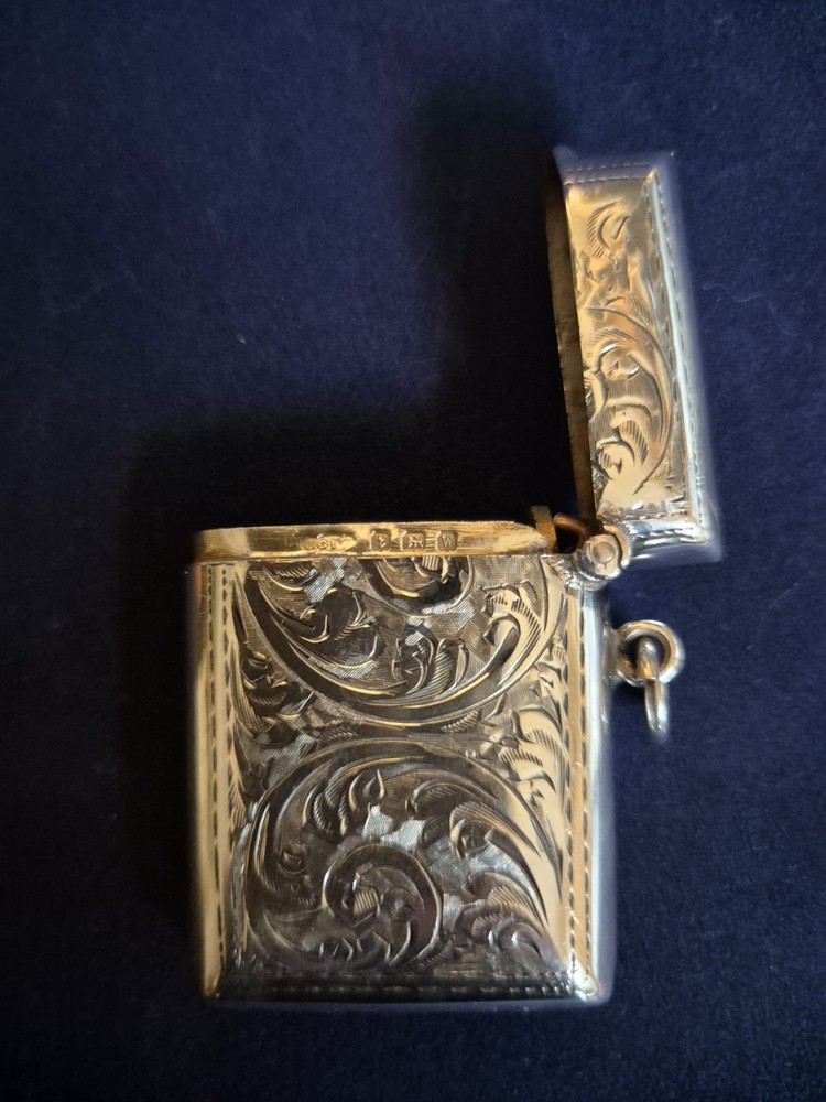 Solid Silver Pocket Vesta Case - Birmingham 1921 - Joseph Gloster Ltd