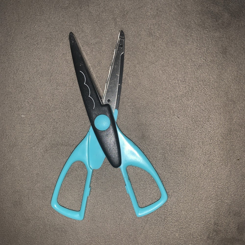 Craft Scissors with Decorative Edge