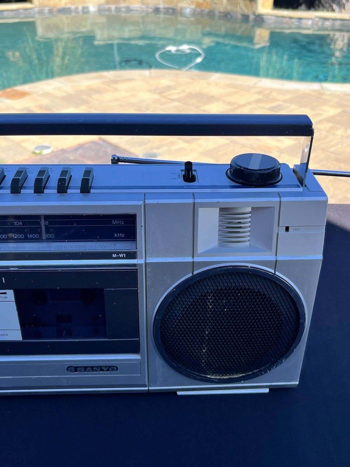 VINTAGE 1980’s Sanyo M-W1 AM/ FM Dual Band Stereo Cassette Radio Boombox Works