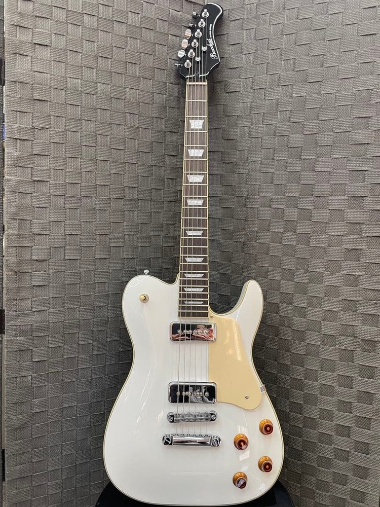 Bacchus BARON-STD/WH P90 Pickup with Case