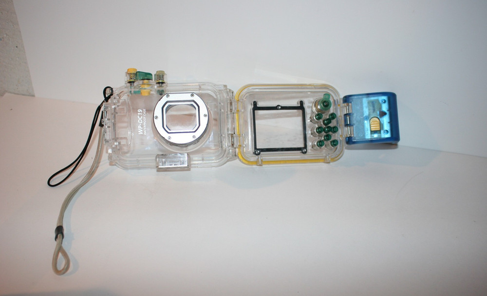 Canon WP-DC19 Waterproof Camera Case 40M/130 FT For PowerShot SD950 IS