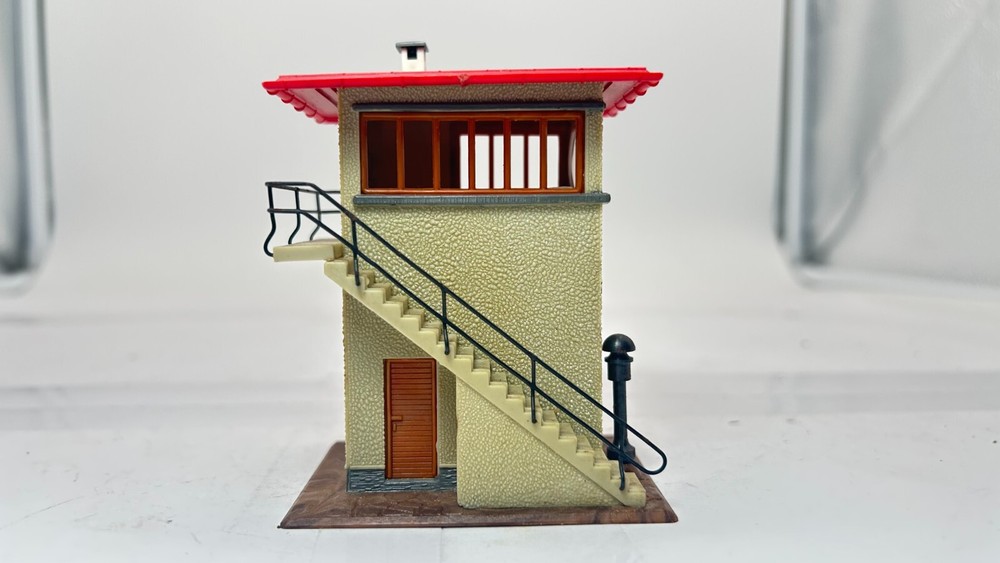 Faller H0 121 signal box house