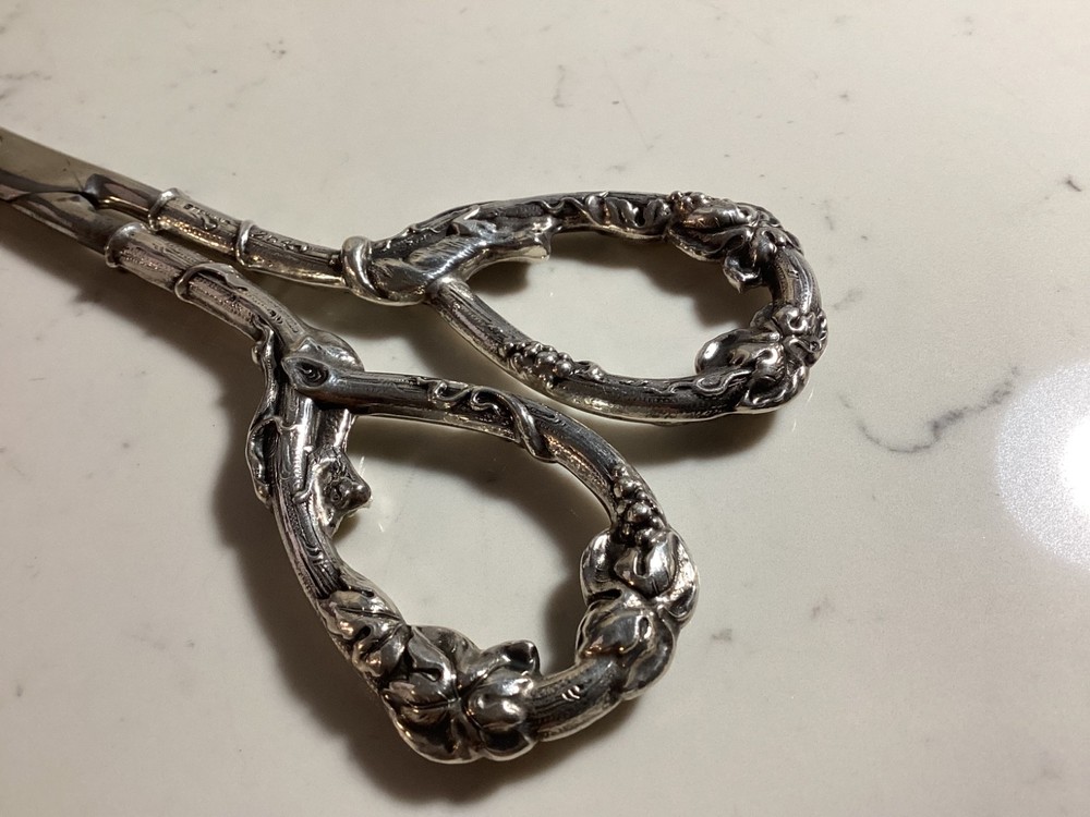 ANTIQUE INCREDABLE AUTHENTIC SIGNED STERLING SILVER REPOUSE SCISSORS NO RES