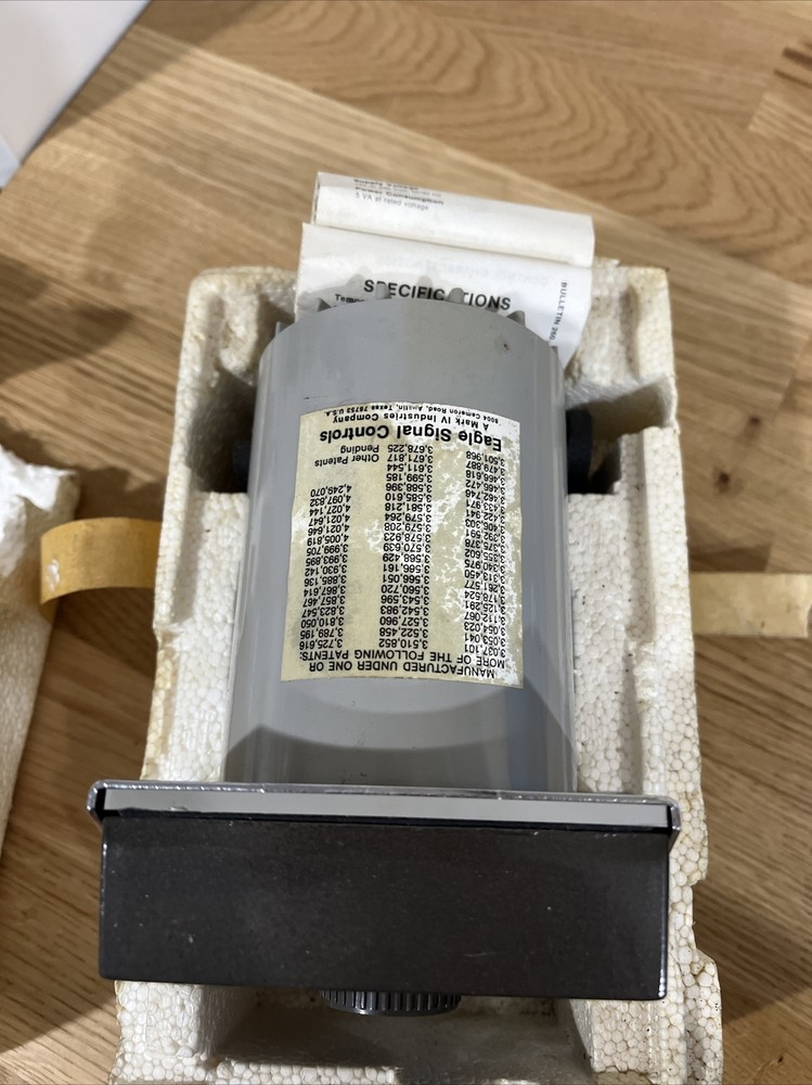 Eagle Signal Controls TC212A612 Temperature Control NOS