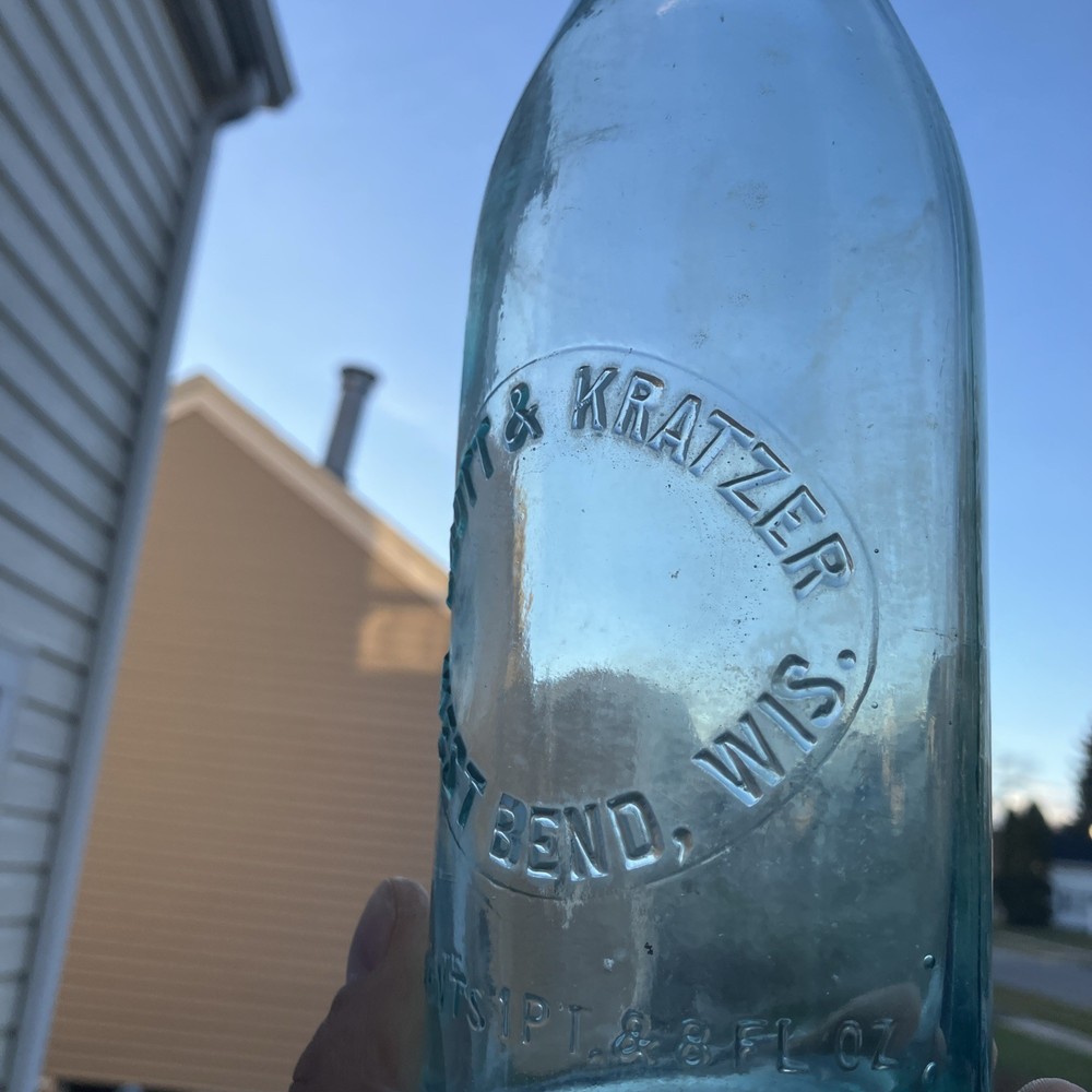 SCOTT & KRATZER quart Soda Bottle West Bend Wi Wisconsin