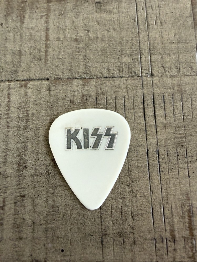 Kiss Ear Plug Case And 2 Guitar Picks