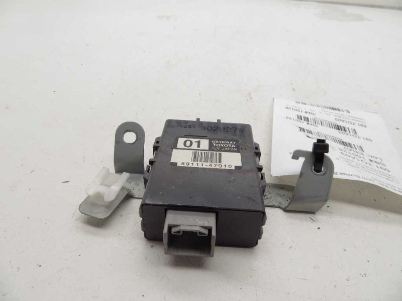 PRIUS 00 01 02 03 Chassis Control Module