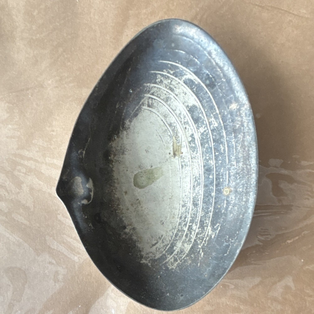 Silver Metal Shell-Shaped Scoop Collectible Kitchen Tool