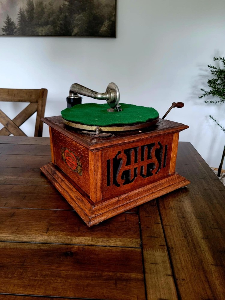 Antique c. 1910 Harmony Talking Machine Model 12 Phonograph Gramophone