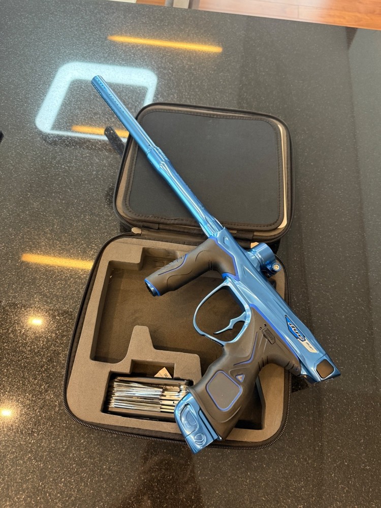Dye M3 Paintball Marker - Deep Blue