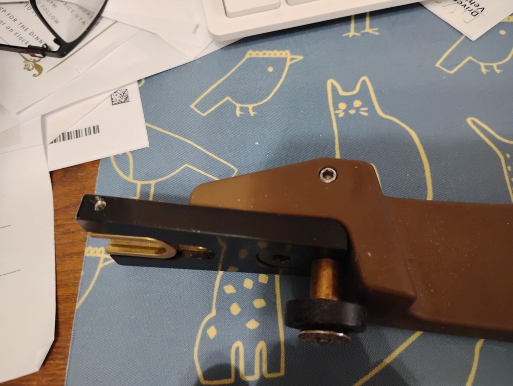 DAS Dalaa 21" RH ILF riser bronze with grip