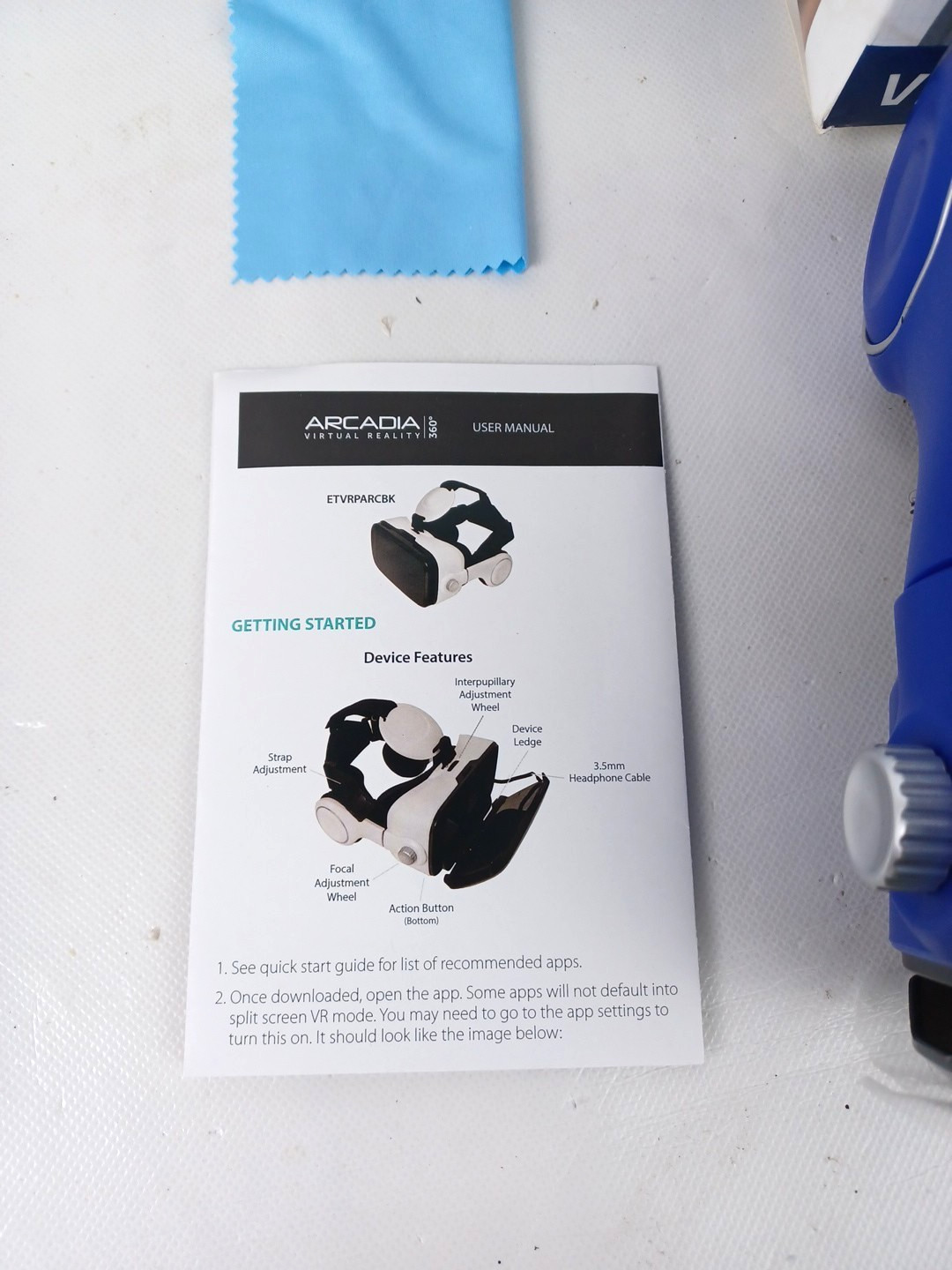 ARCADIA VIRTUAL REALITY HEADSET - 360 - BUILT-IN HEADPHONES - Black