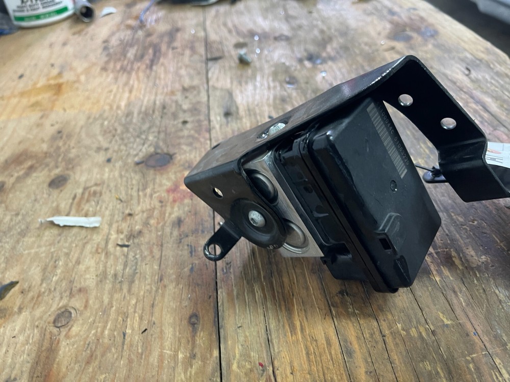 2018-2024 Harley Davidson Softail abs module 41100044c ay11058