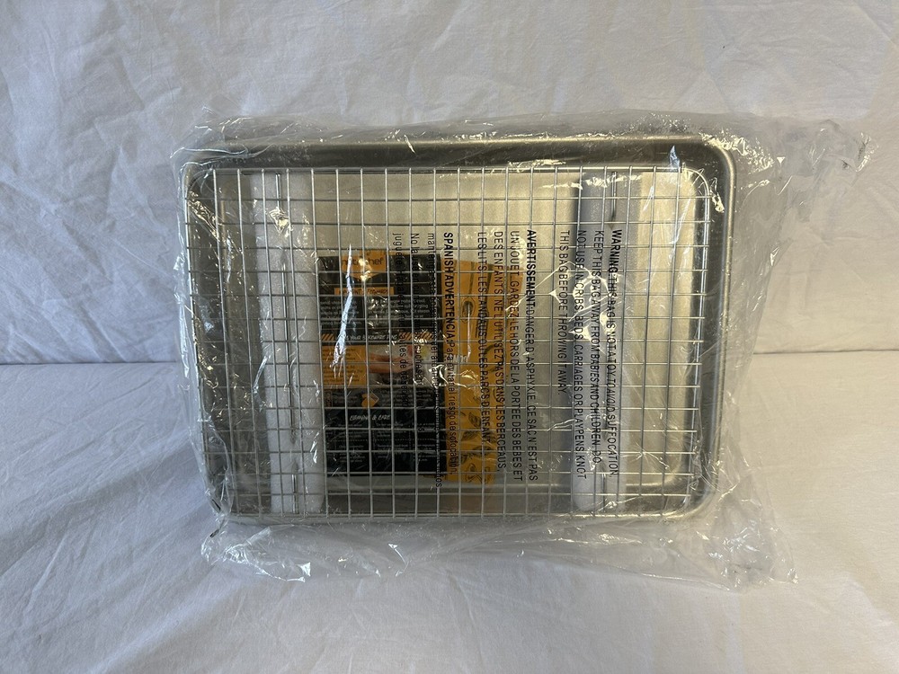 NutriChef Nonstick Cookie Sheet Baking Pan- Cooling Rack, Silver Coating(Medium)