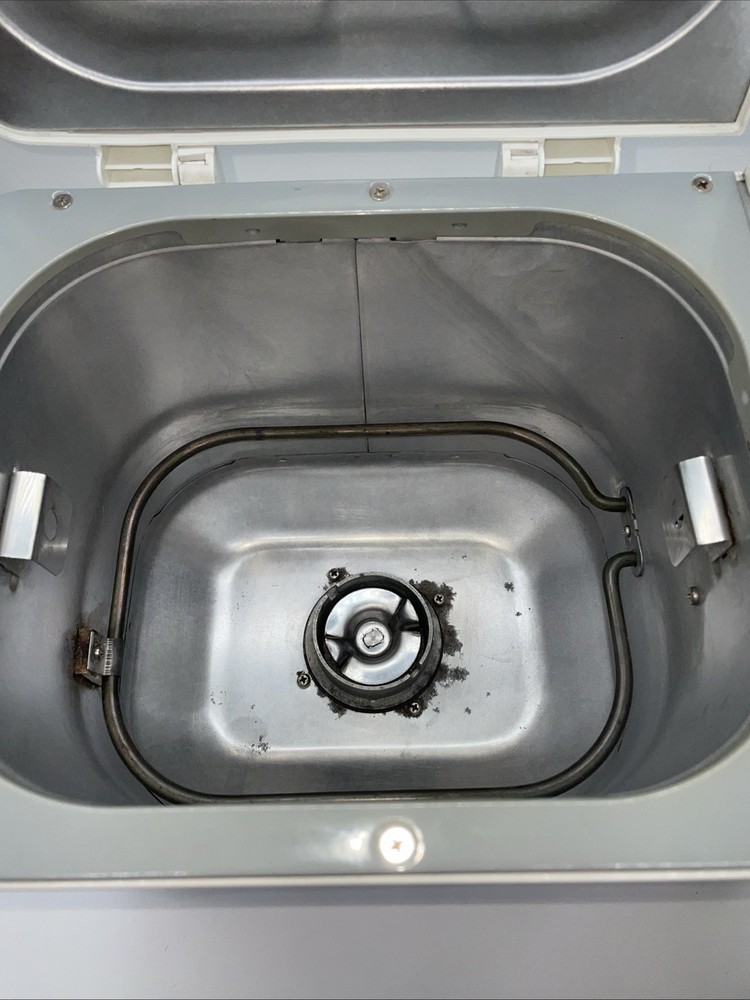 Oster Bread Maker 58-Minute Expressbake 2 lb Model 5834