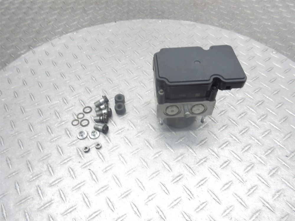 2014 Harley Electra Glide FLHTCU ABS Pump Anti Lock Brake Module Control Unit