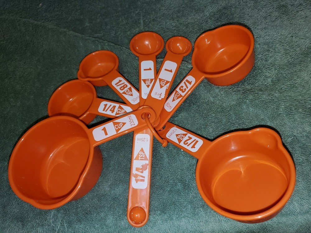 set Plastic Measuring Cups & Spoons Soft Grip Handles 8 pc