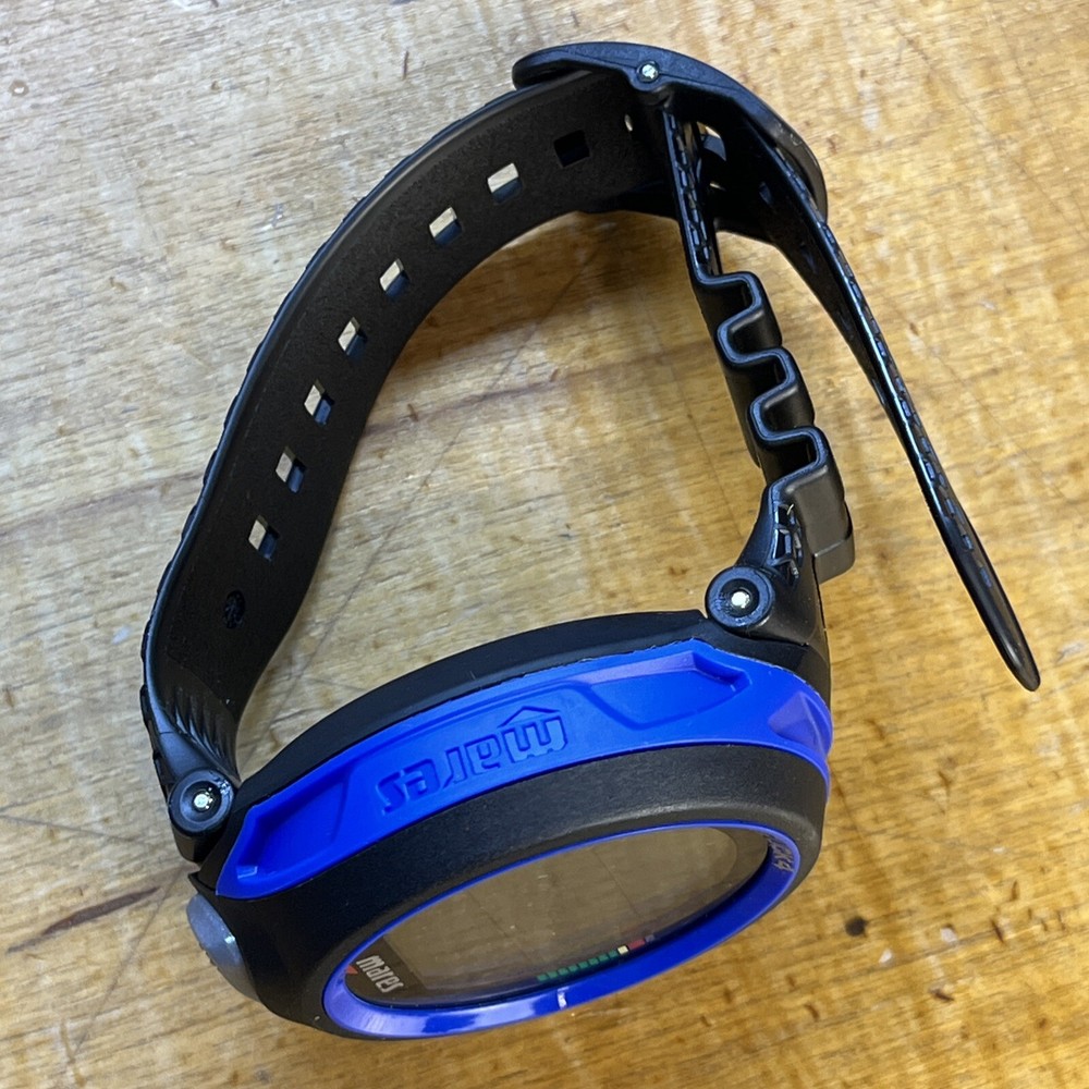 Mares PUCK 4 Wrist Dive Computer - Black/Blue- 414149-BKBL
