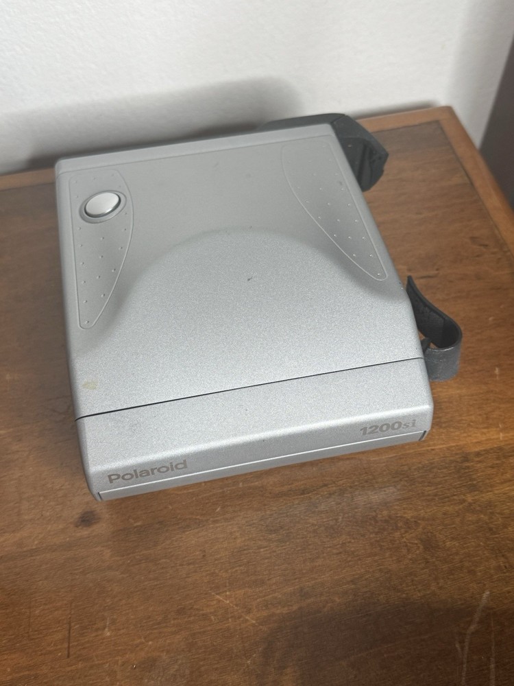 Polaroid 1200si Camera Vintage Untested