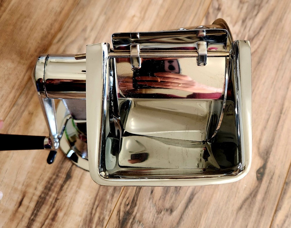 Regal Ware Grater Shreader Slicer Food Processor with 5 SS Cones Regalware