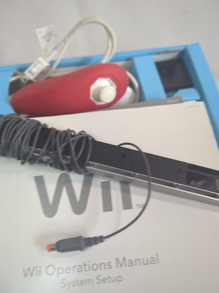 Nintendo Wii Console game system controllers bundle White (With box) Tested B13