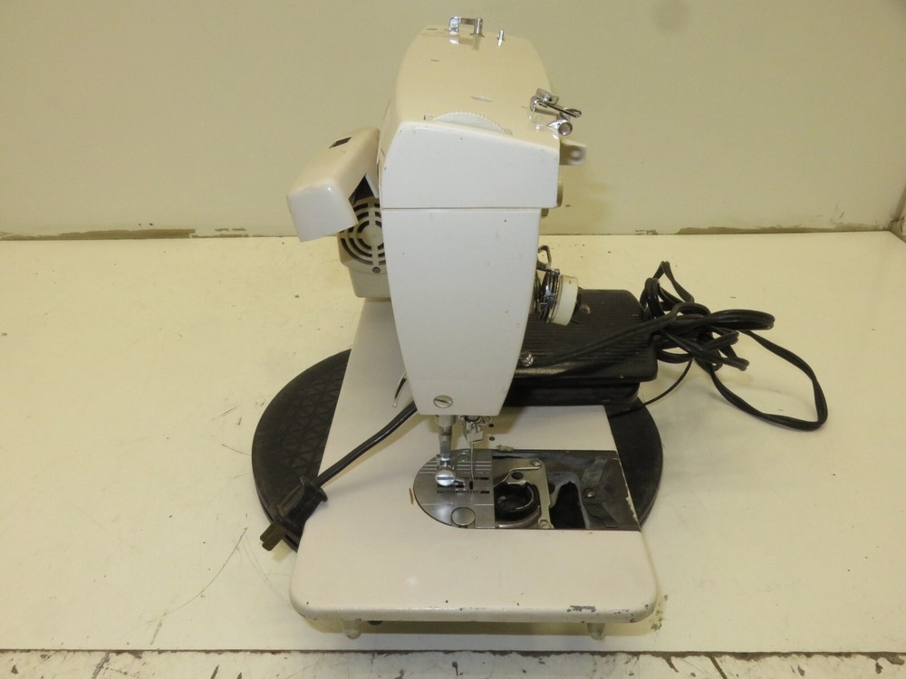 Singer Model 247 Sewing Machine - Untested As-is