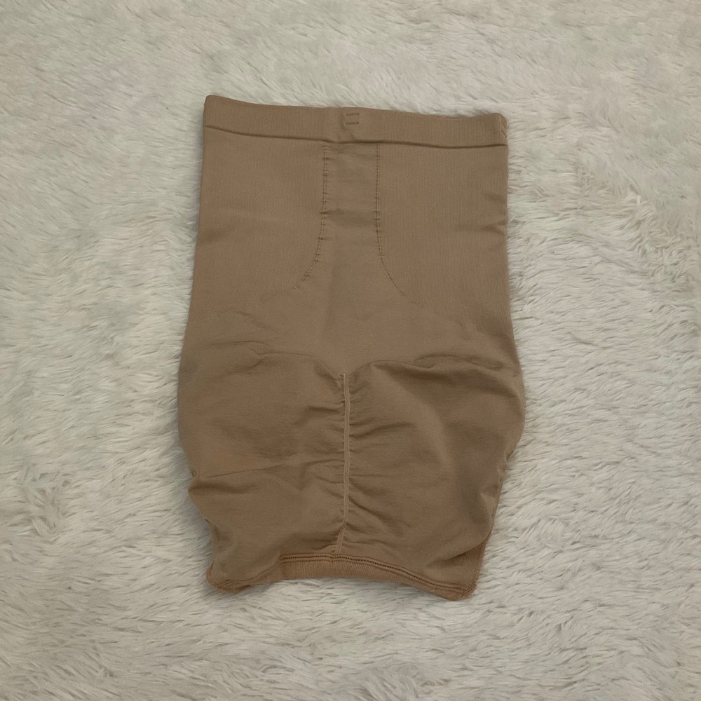 SPANX Slim Cognito Nude Shaping Bodysuit - Medium - NEW