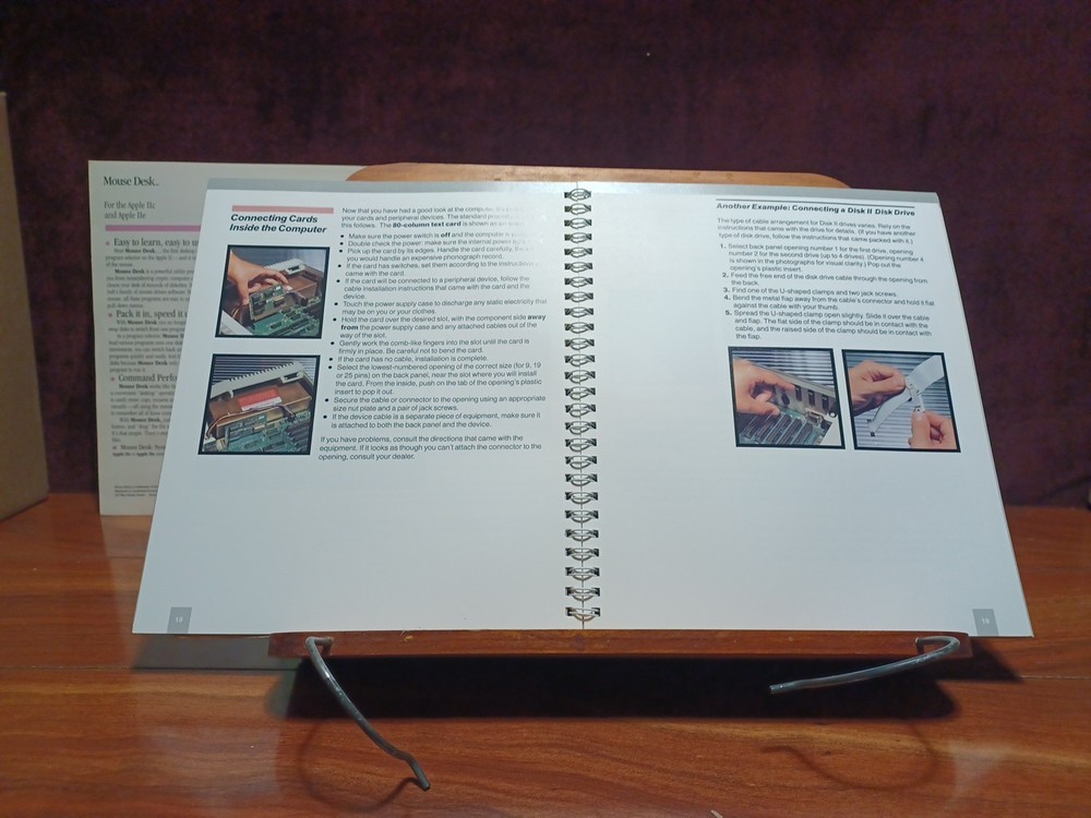 Apple Diskware ProDOS User's Disk Apple IIe, Mouse Desk Ver. 1.1, & Owner's Man.