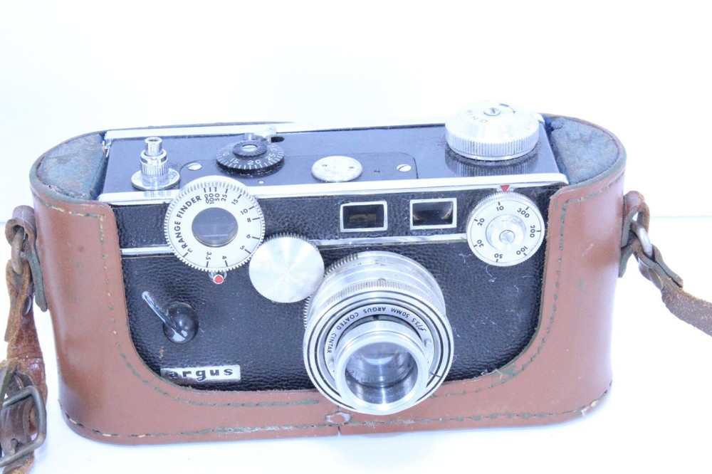 Vintage Argus C3 Brick Rangefinder Camera With Case