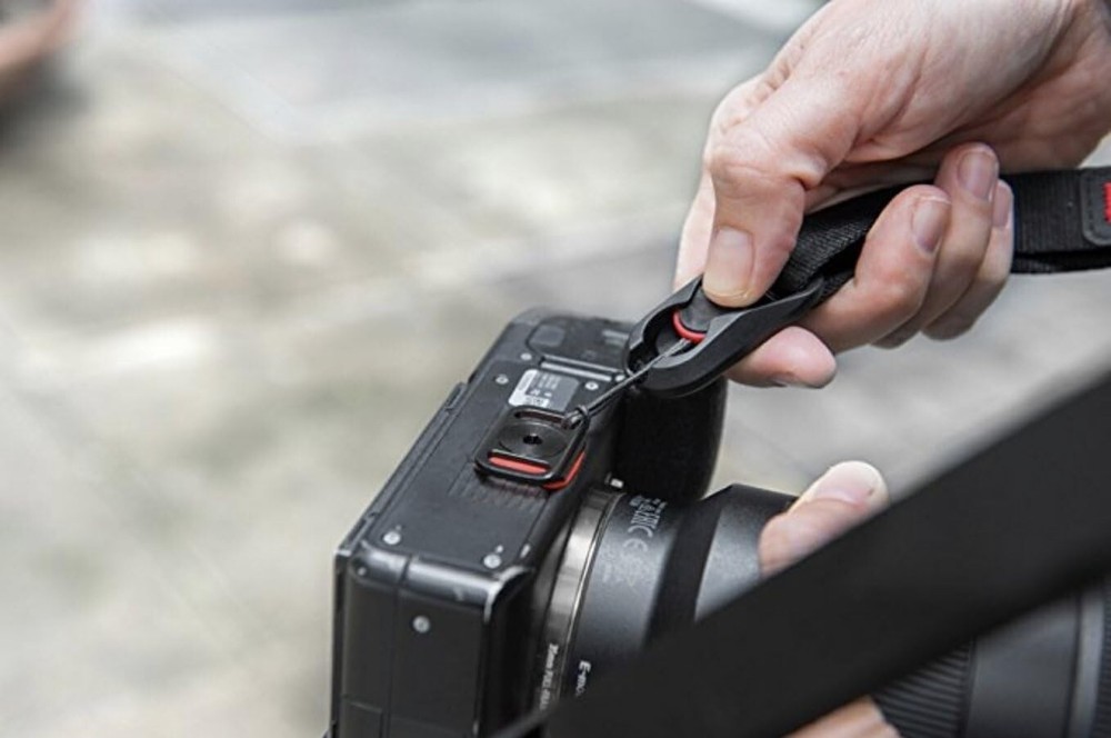 Lightweight Peak Design 4-Pack Anchors - Effortless Camera Strap Connection