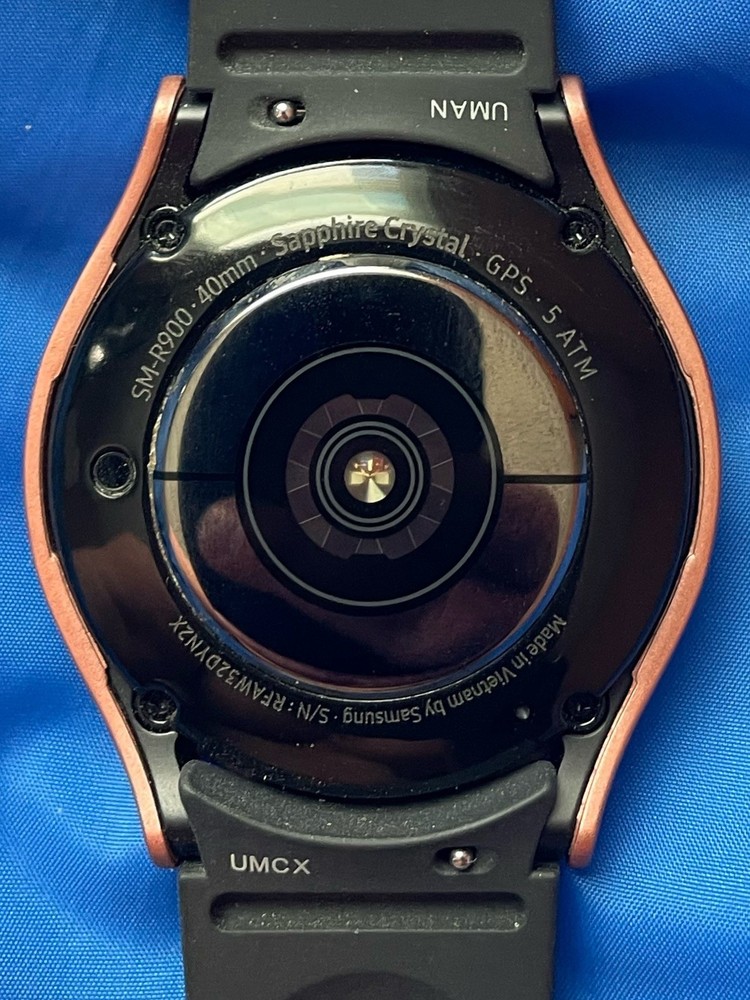 Samsung 5 Watch. Untested Needs Charger. Perfect Condition