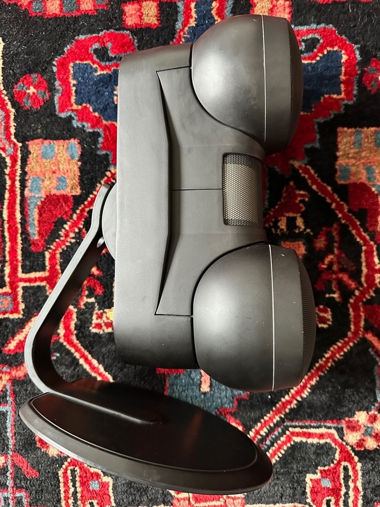 One Anthony Gallo Reference Strada Side loudspeaker