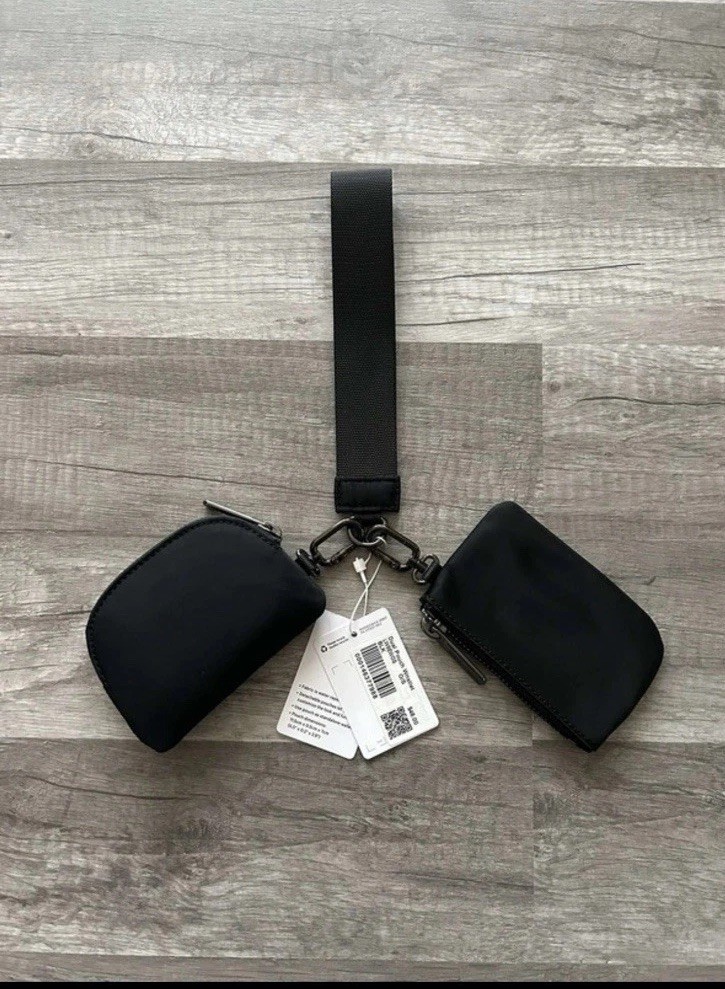 NWT Lululemon Dual Pouch Wristlet Black