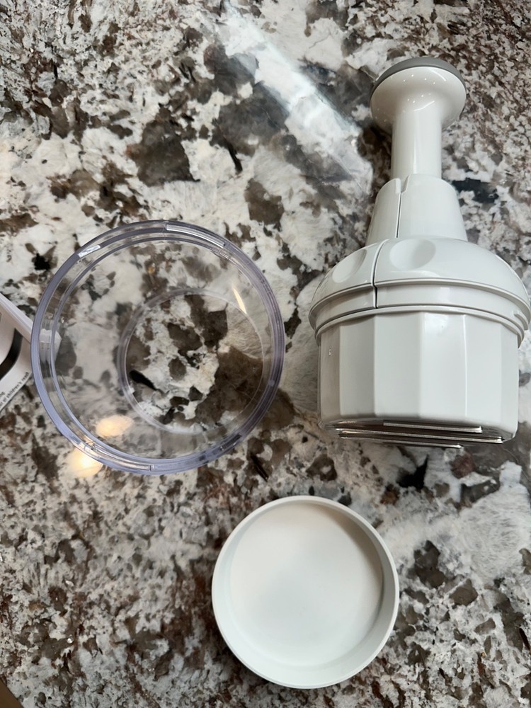 Pampered Chef Food Chopper (Top-Down Push Function) White - #2585