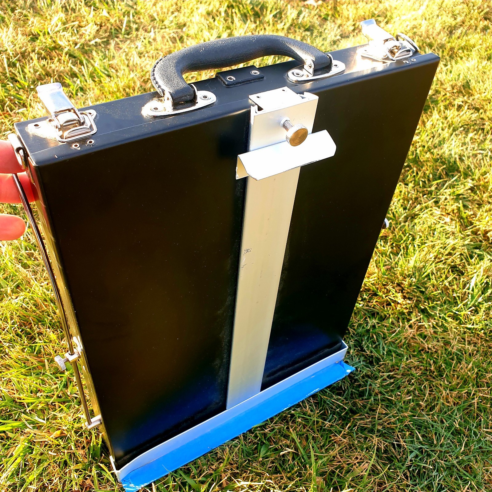 PORTABLE ARTIST EASEL - FULLY ADJUSTABLE STURDY ALUMINUM GREAT CONDITION - ROLFS