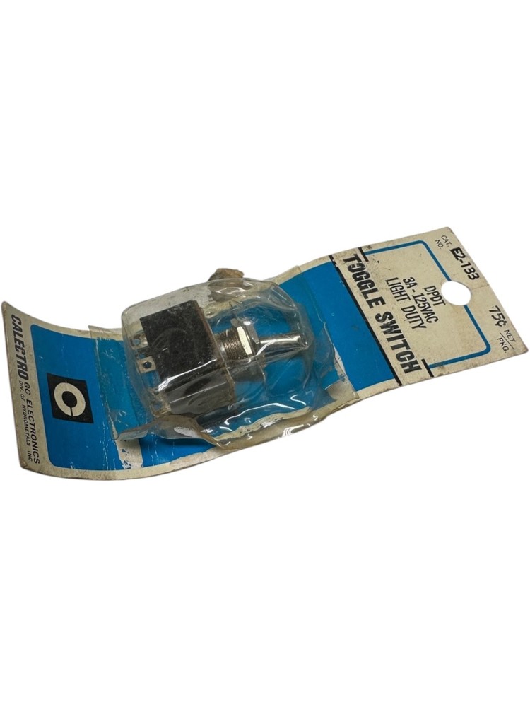 Calectro E2-133, DPDT 3A-125VAC Light Duty Toggle Switch **SALE**