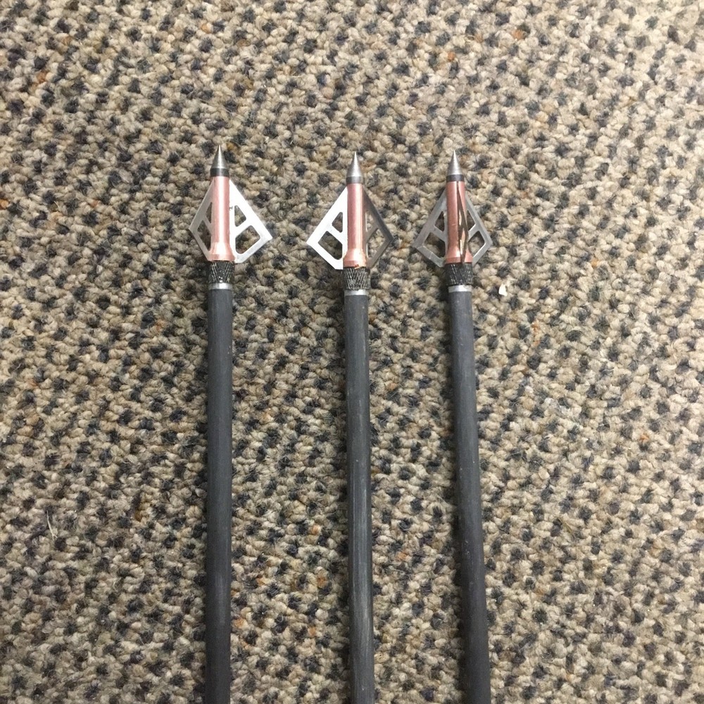 Browning MICRO ADRENALINE Compound Bow & Arrows **see pics**