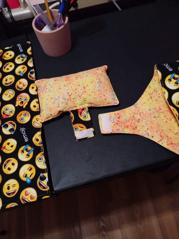 Sewing mat and thread catcher set