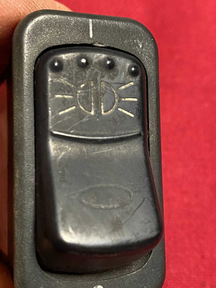 PETERBILT  ROCKER SWITCH, DASH,    MARKER   LIGHT       1 6-07417-2A8EEF1A11