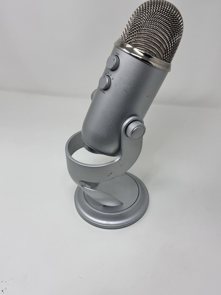 Blue Yeti USB Microphone Silver Desktop Stand Tested Working