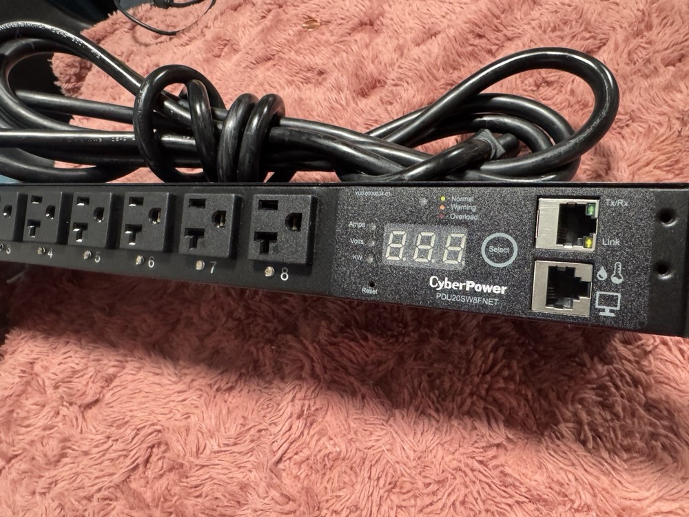 Cyber Power Model : PDU20SW8FNET
