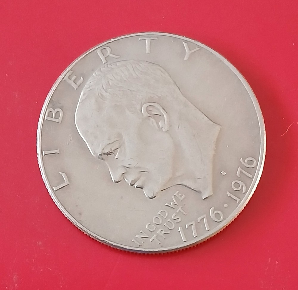 Rare Bicentennial 1976 Eisenhower Dollar Initials DRW On Reverse, Filled In D