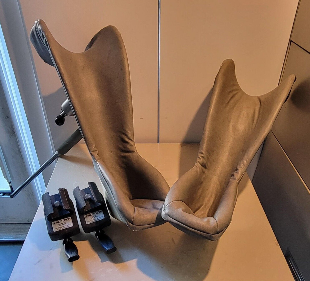 skytron stirrup with brackets, right & left padded